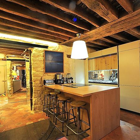 Beautiful Apartment In Historical Marais ปารีส ภายนอก รูปภาพ