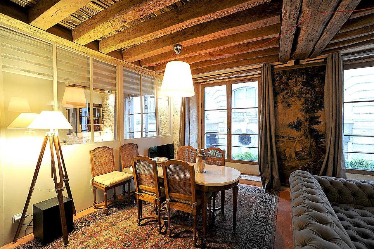 Beautiful Apartment In Historical Marais ปารีส ภายนอก รูปภาพ