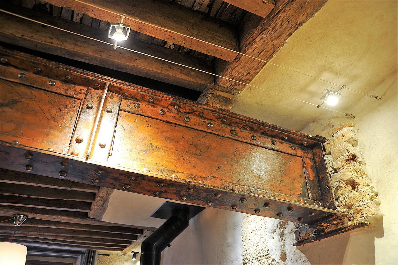 Beautiful Apartment In Historical Marais ปารีส ภายนอก รูปภาพ