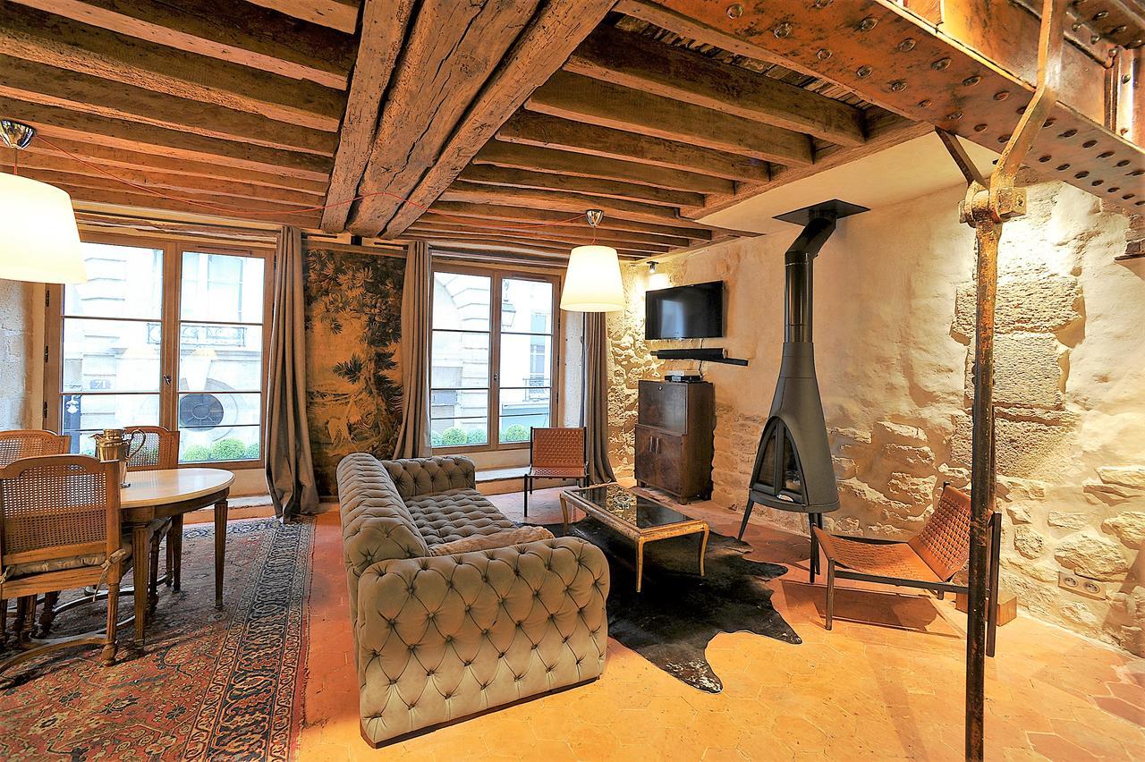 Beautiful Apartment In Historical Marais ปารีส ภายนอก รูปภาพ