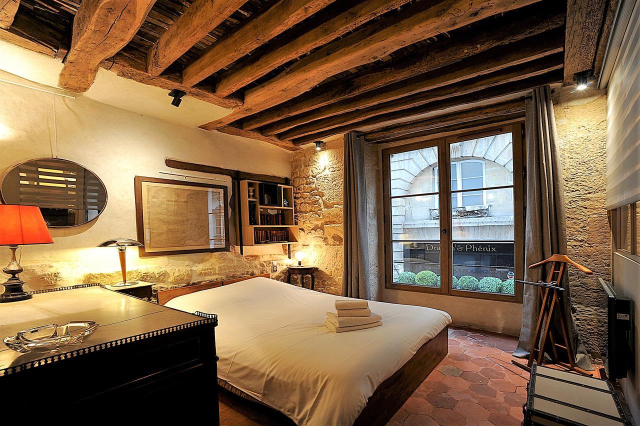 Beautiful Apartment In Historical Marais ปารีส ภายนอก รูปภาพ