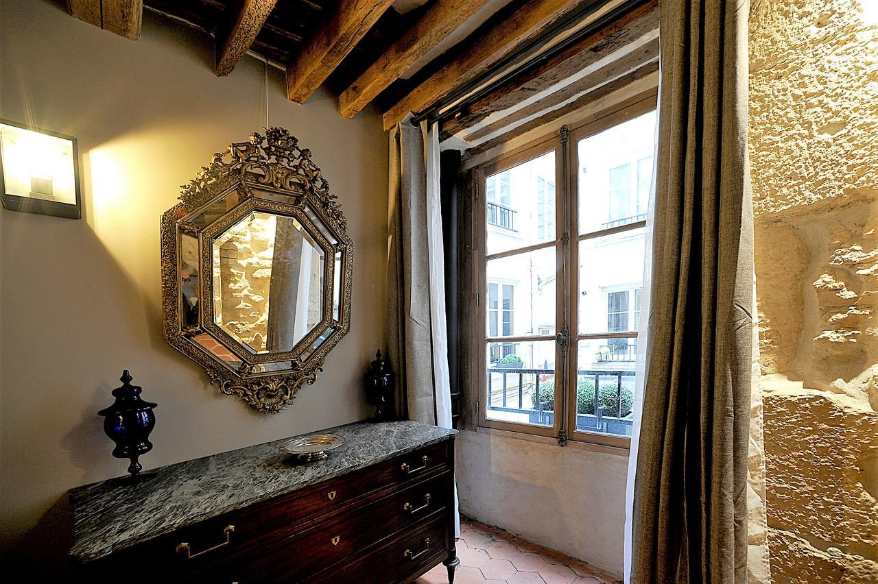 Beautiful Apartment In Historical Marais ปารีส ภายนอก รูปภาพ