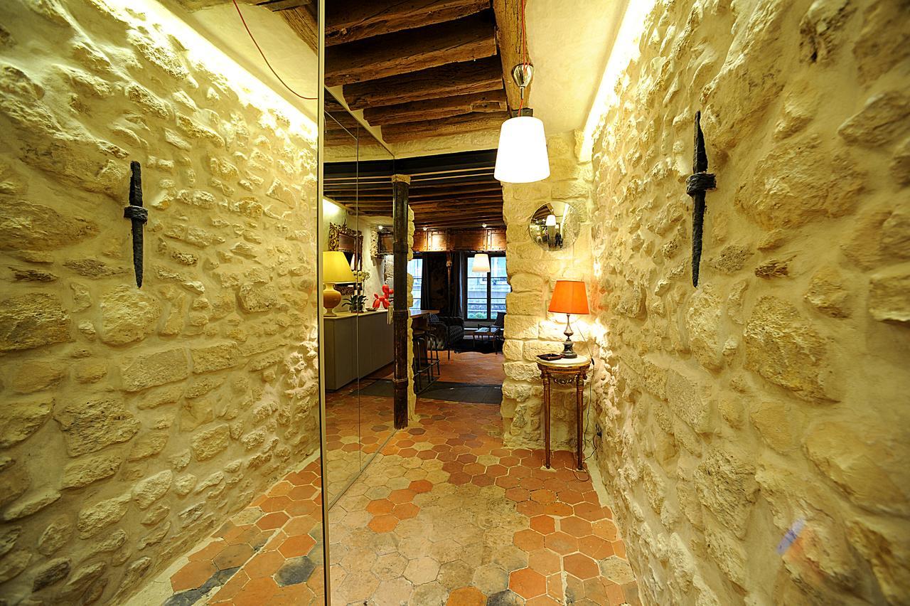 Beautiful Apartment In Historical Marais ปารีส ภายนอก รูปภาพ