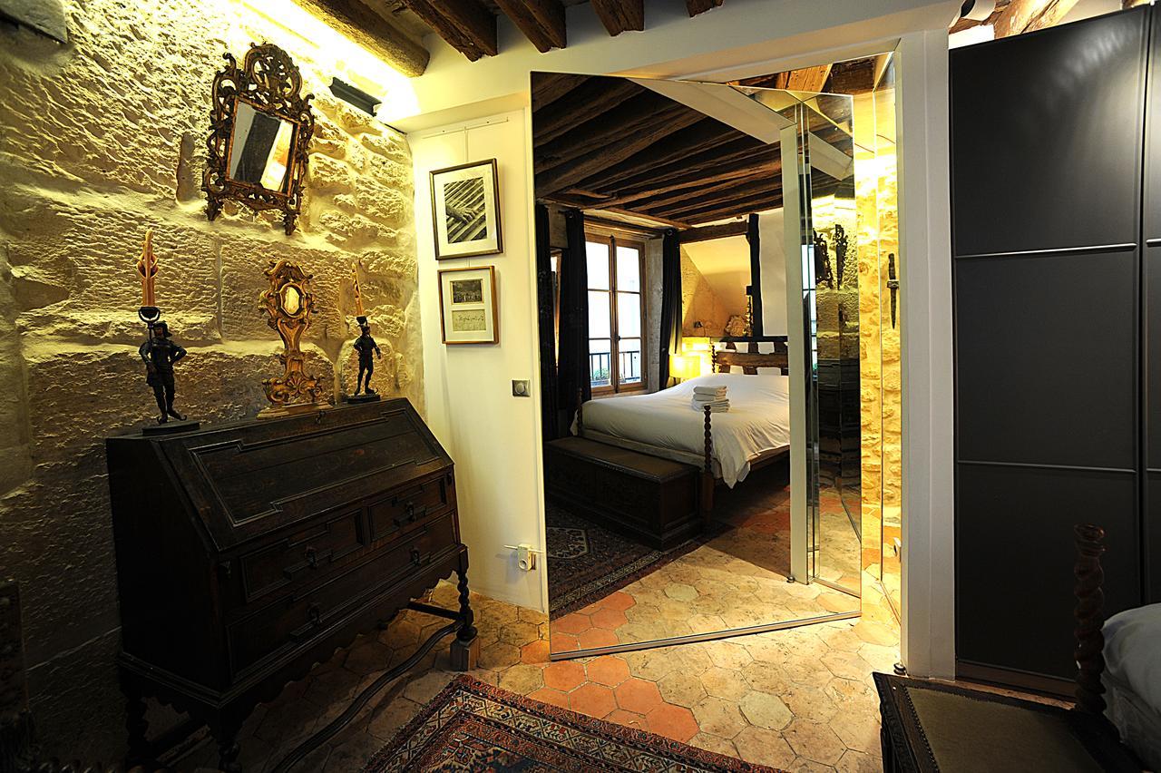 Beautiful Apartment In Historical Marais ปารีส ภายนอก รูปภาพ