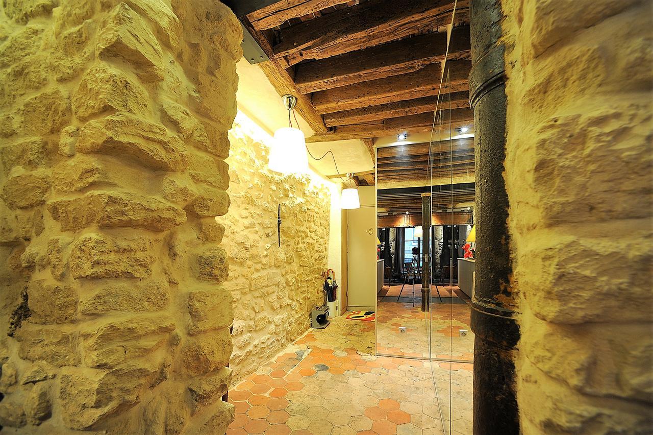Beautiful Apartment In Historical Marais ปารีส ภายนอก รูปภาพ