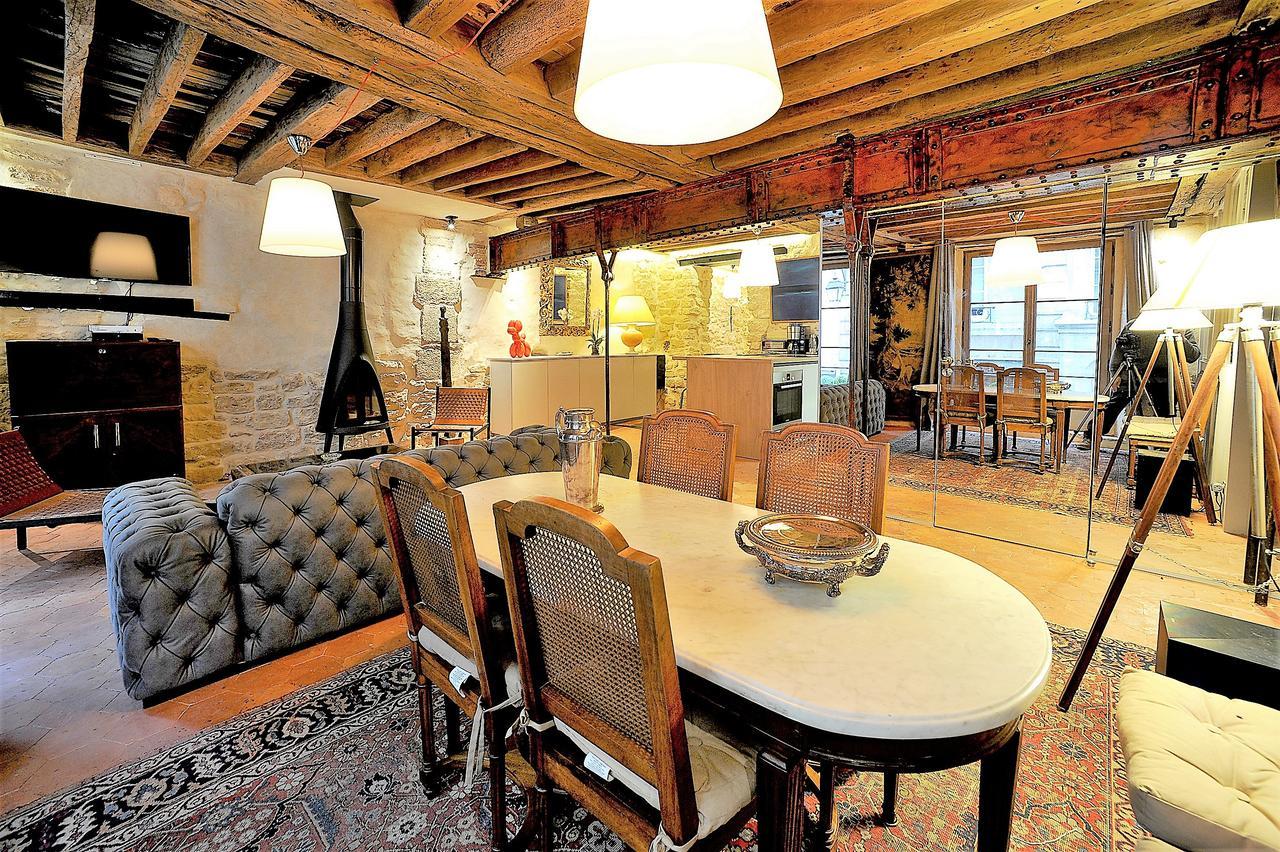 Beautiful Apartment In Historical Marais ปารีส ภายนอก รูปภาพ