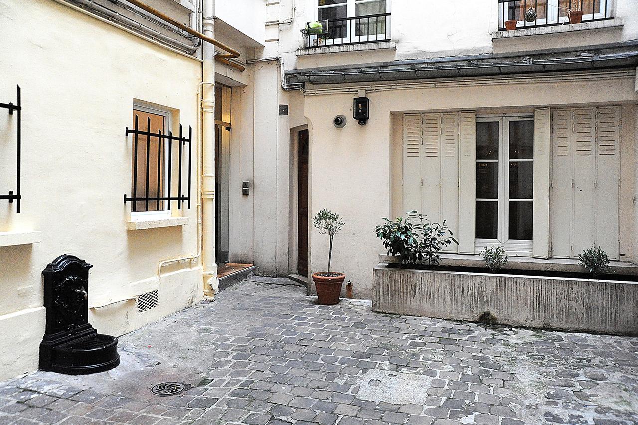Beautiful Apartment In Historical Marais ปารีส ภายนอก รูปภาพ